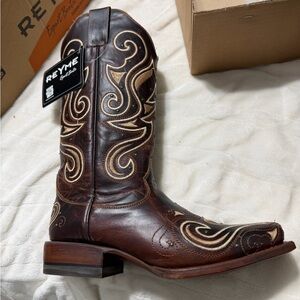 Reyme Women's Embroidered Brown Heeled Boots